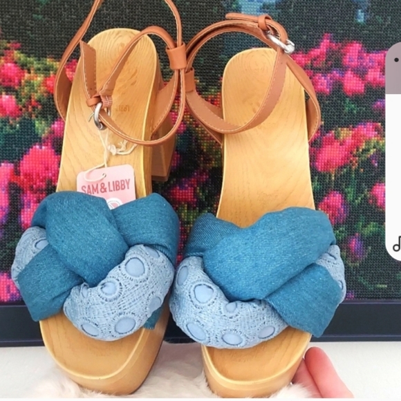 Womens Sam and Libby Cassandra Puffy Platform Sandal - Picture 9 of 10